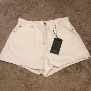 Levi’s White Shorts NWT